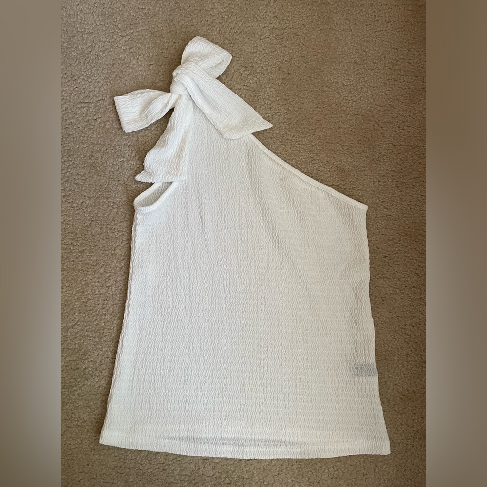 One-Shoulder White Bow-Shoulder Tank Top